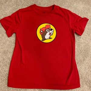 Buc-ees youth shirt size S . Great condition . Fits kids 6-7 .